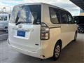 2010 Toyota Voxy