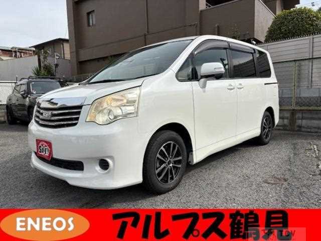 2010 Toyota Noah