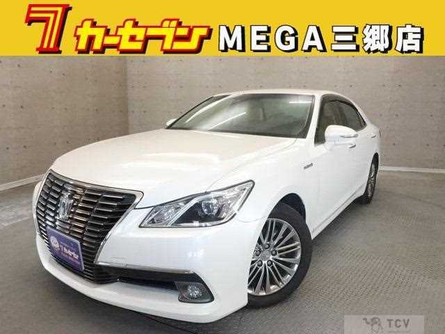 2013 Toyota Crown Hybrid