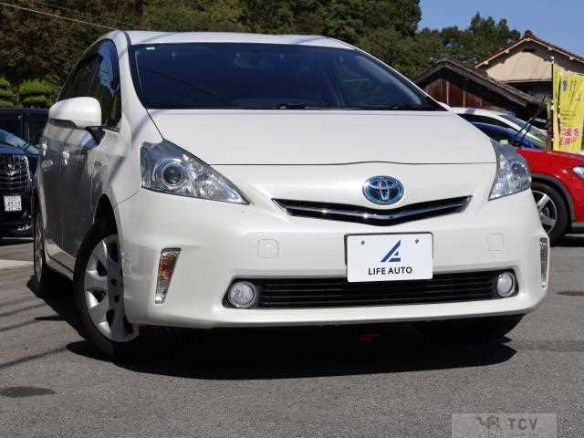 2013 Toyota PRIUS α