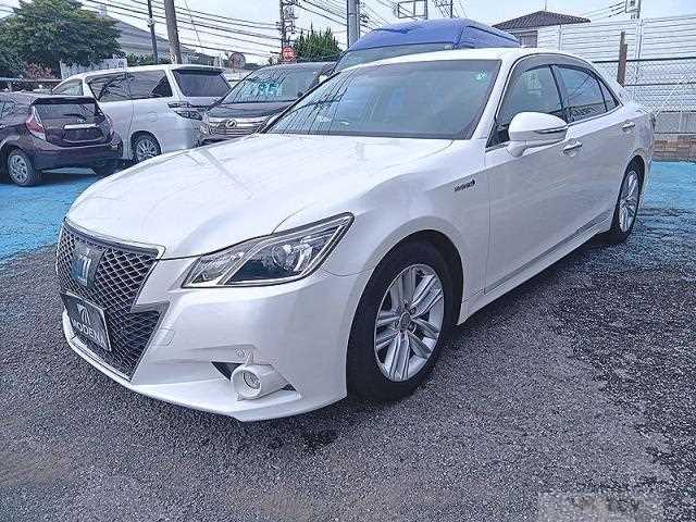 2013 Toyota Crown Hybrid