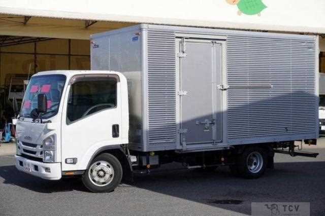 2020 Isuzu Elf Truck