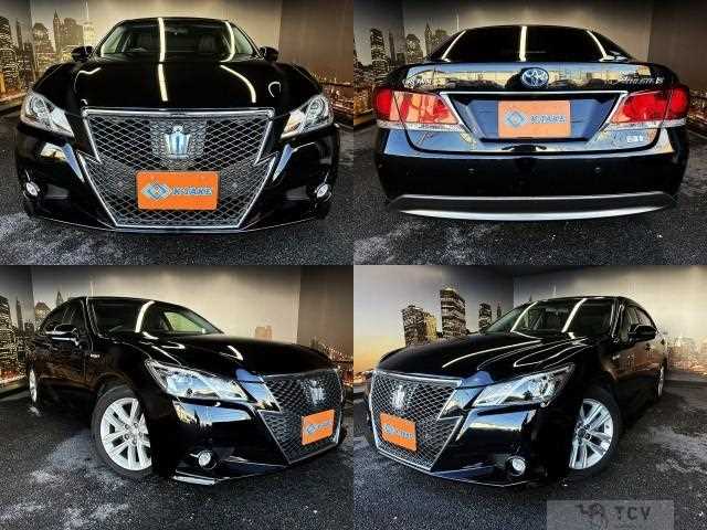 2013 Toyota Crown Hybrid