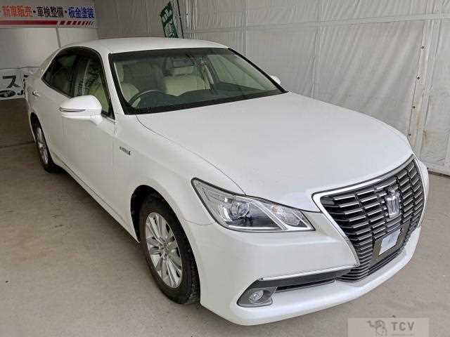 2013 Toyota Crown Hybrid