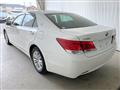2013 Toyota Crown Hybrid
