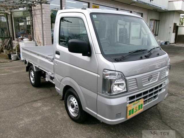 2025 Nissan Clipper Truck