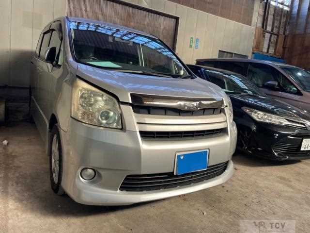 2007 Toyota Noah
