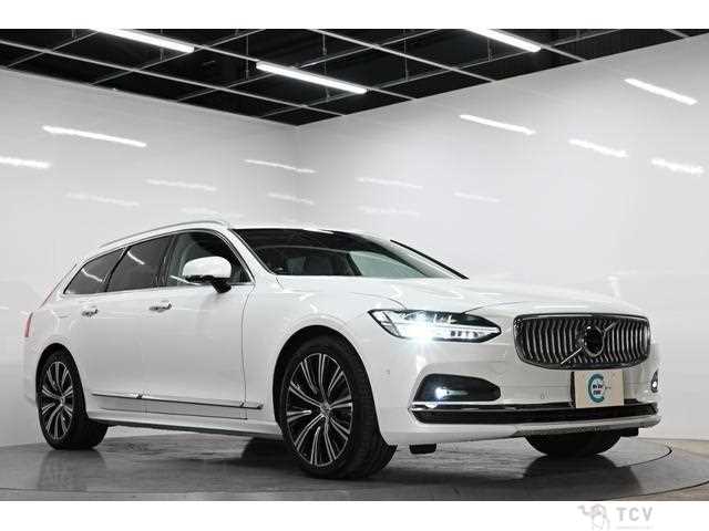 2022 Volvo V90