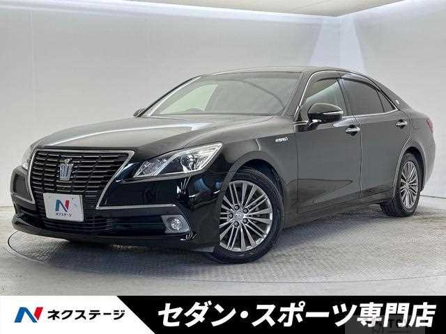 2013 Toyota Crown Hybrid
