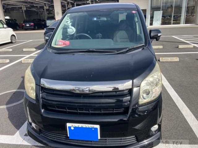 2010 Toyota Noah