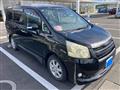 2010 Toyota Noah