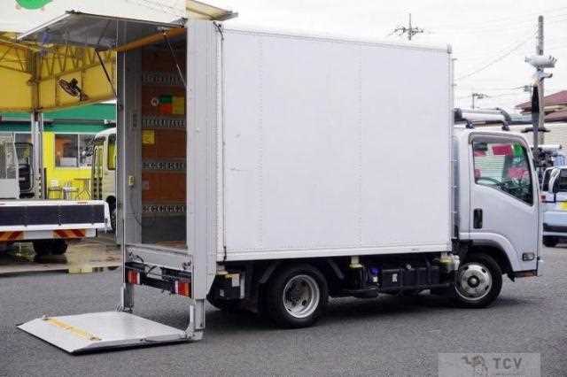 2021 Isuzu Elf Truck