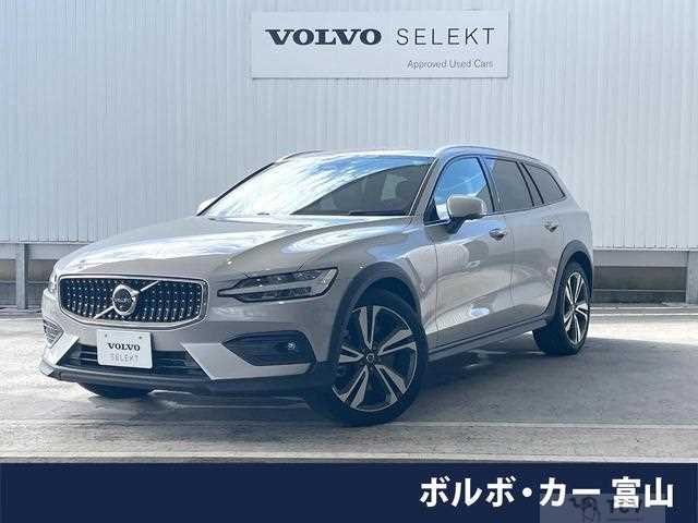 2022 Volvo V60