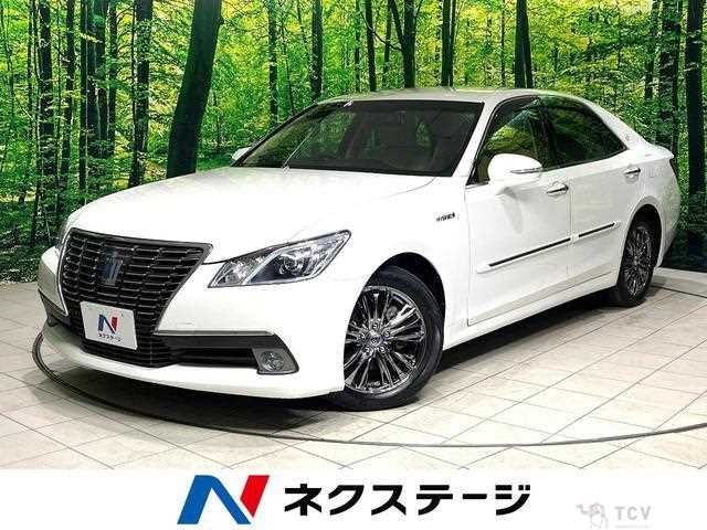 2013 Toyota Crown Hybrid