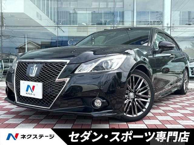 2013 Toyota Crown Hybrid