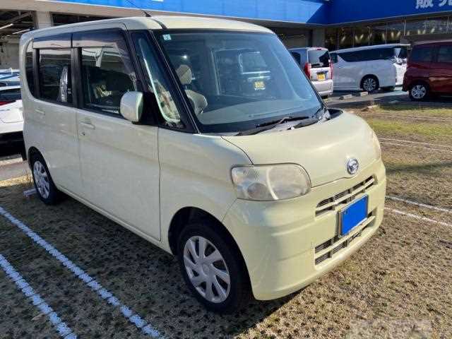 2011 Daihatsu Tanto