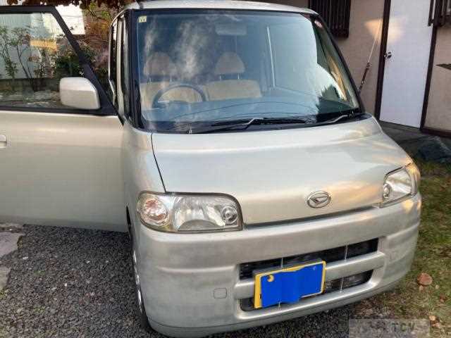 2004 Daihatsu Tanto