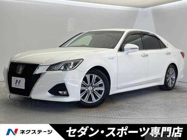 2017 Toyota Crown Hybrid
