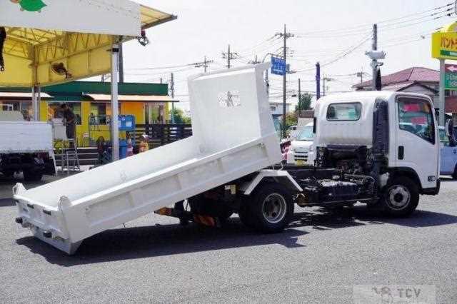 2015 Isuzu Elf Truck