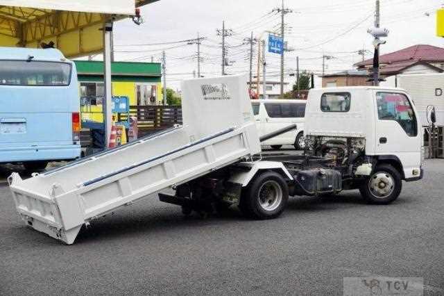 2017 Isuzu Elf Truck