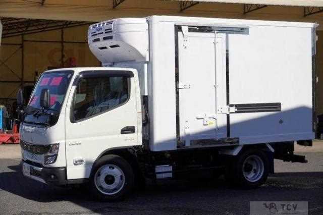 2025 Mitsubishi Fuso Canter