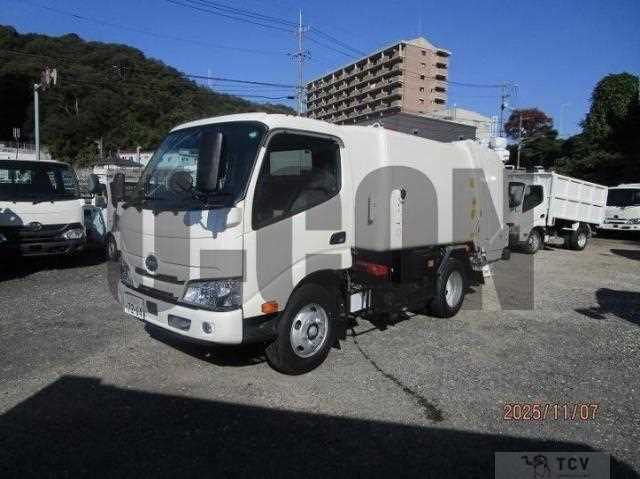 2025 Hino Dutro