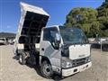 2013 Isuzu Elf Truck