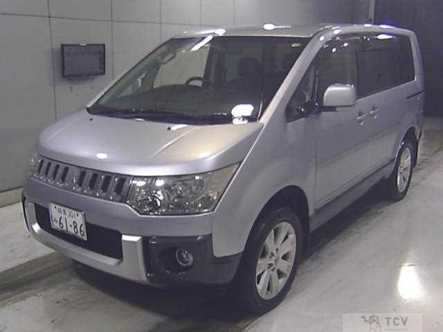 2011 Mitsubishi Delica D5