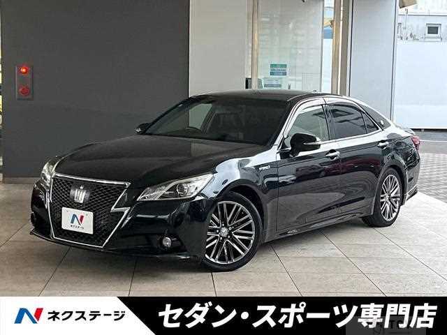 2013 Toyota Crown Hybrid