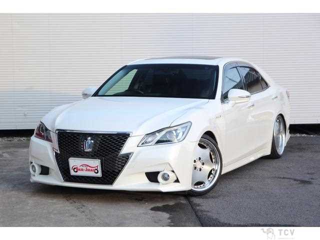 2013 Toyota Crown Hybrid