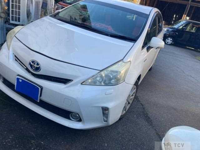 2012 Toyota PRIUS α