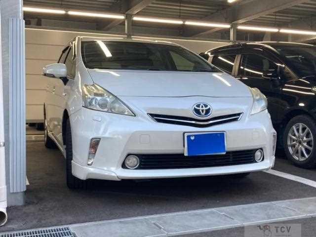 2013 Toyota PRIUS α