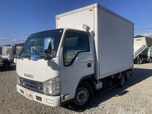2010 Isuzu Elf Truck