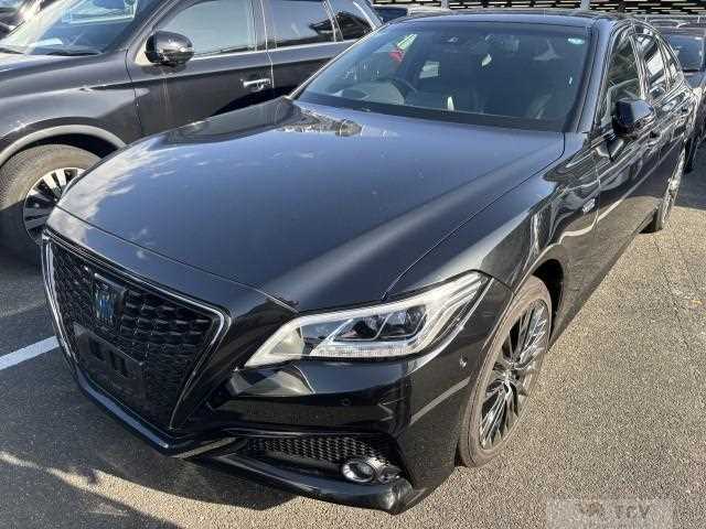 2019 Toyota Crown Hybrid