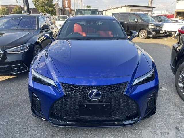 2021 Lexus IS