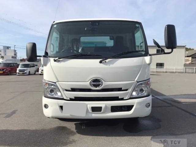 2025 Hino Dutro