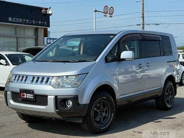 2010 Mitsubishi Delica D5