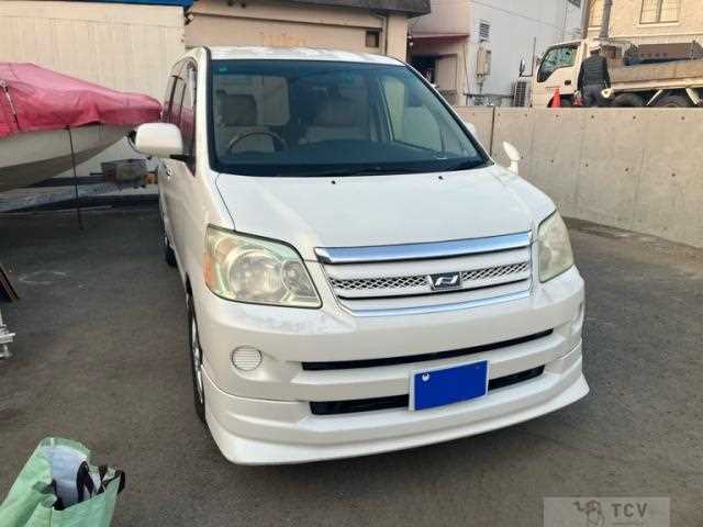2006 Toyota Noah
