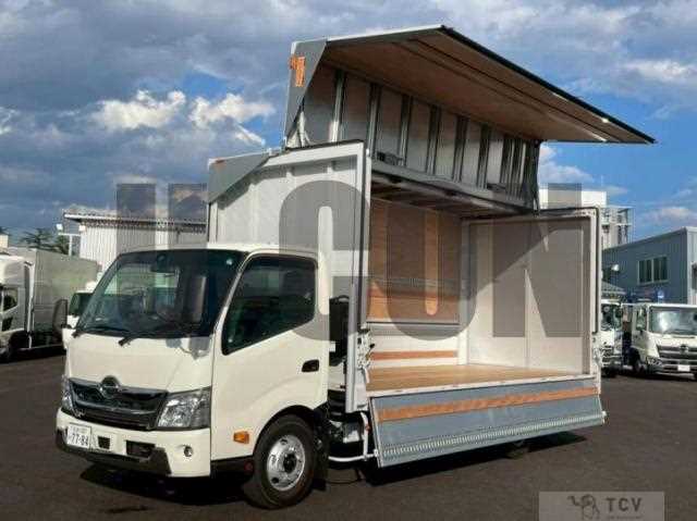 2025 Hino Dutro