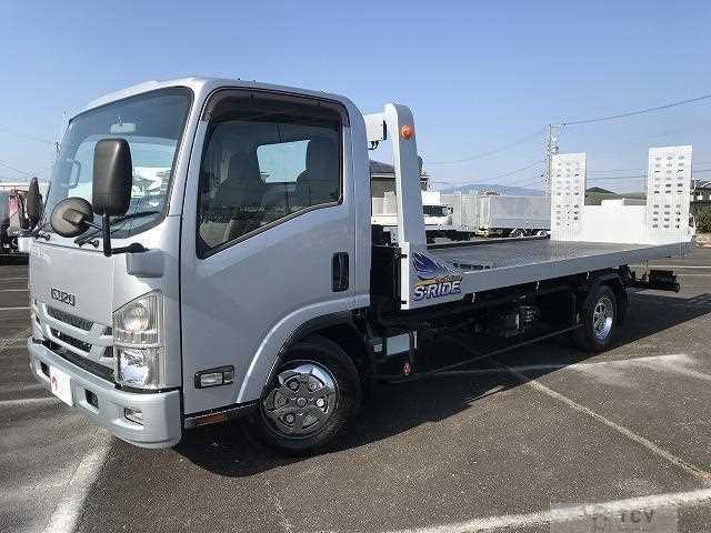 2020 Isuzu Elf Truck