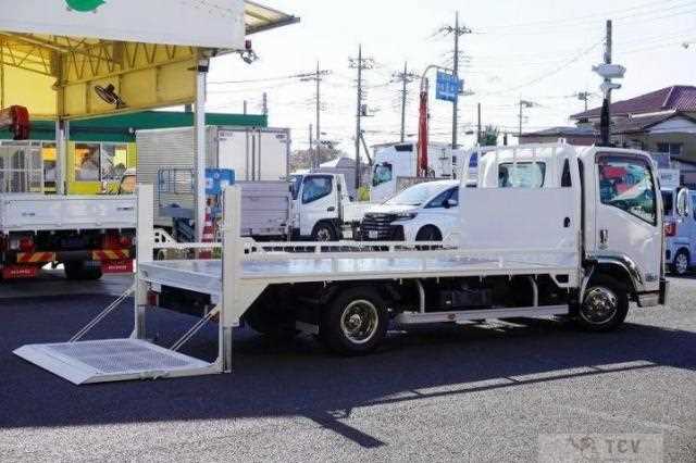2015 Isuzu Elf Truck