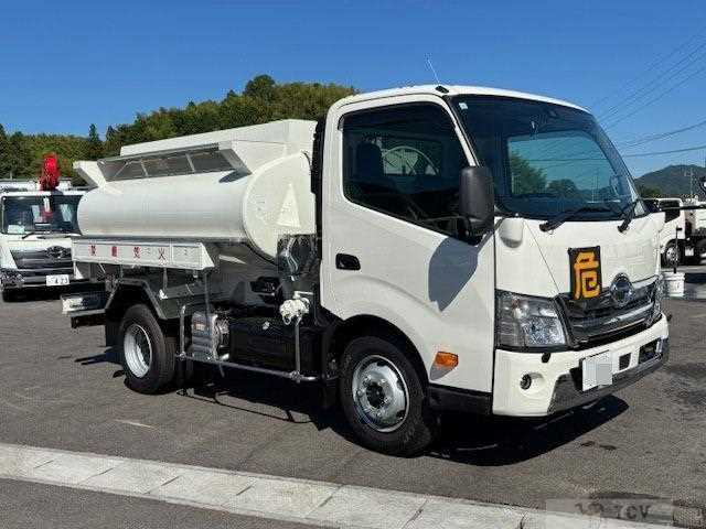 2024 Hino Dutro