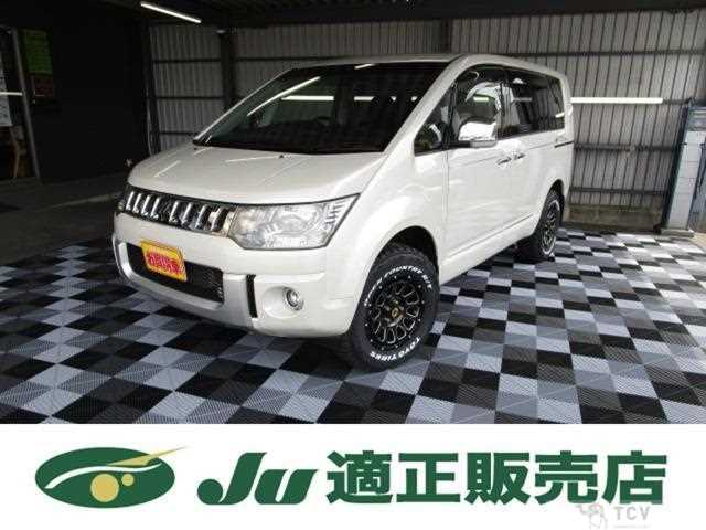 2017 Mitsubishi Delica D5
