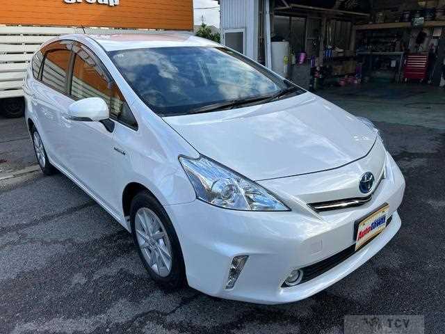 2013 Toyota PRIUS α