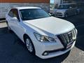 2013 Toyota Crown Hybrid