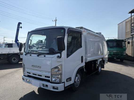 2013 Isuzu Elf Truck
