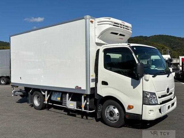 2022 Hino Dutro