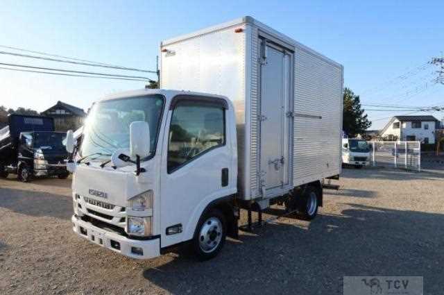 2017 Isuzu Elf Truck