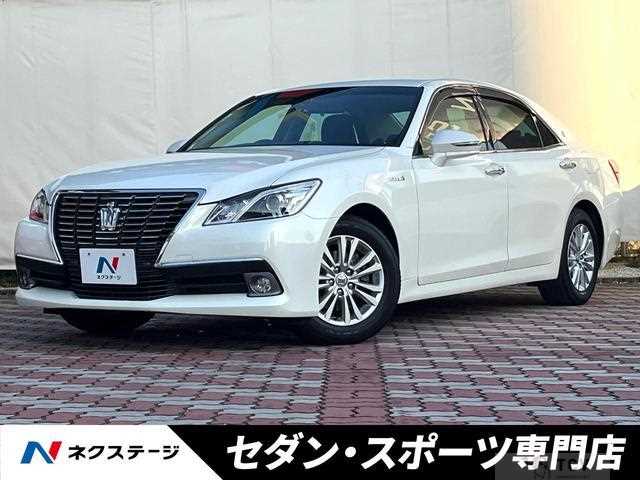 2013 Toyota Crown Hybrid