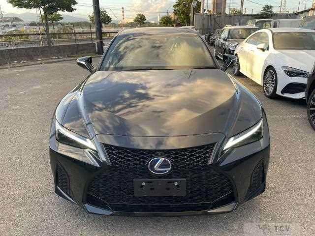 2022 Lexus IS